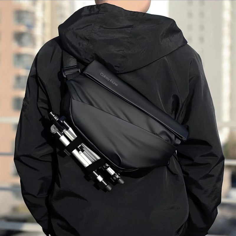 Large capacity sports shoulder bag magnetic buckle bag